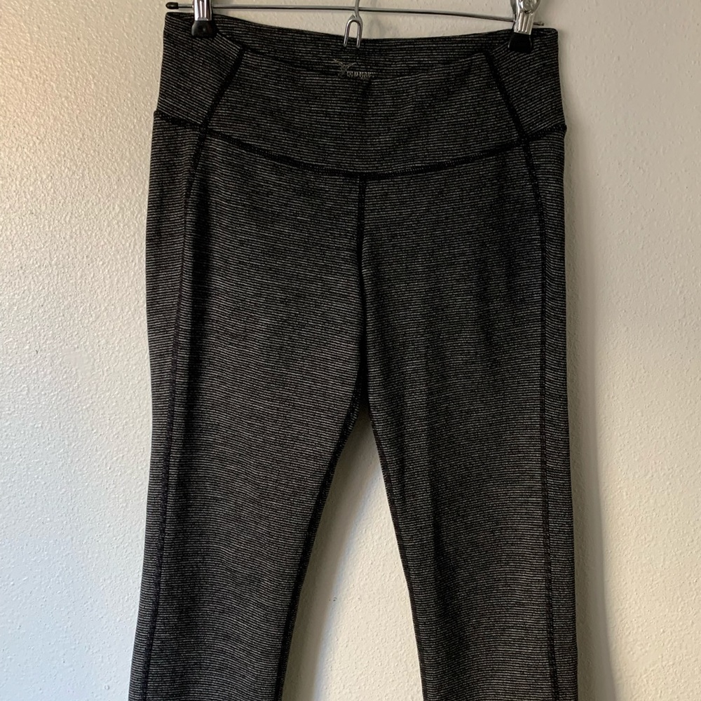 Cropped striped leggings